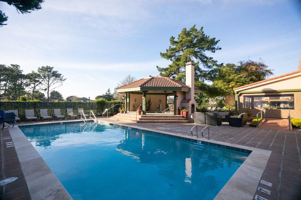 Hotel Half Moon Bay Lodge 3*
