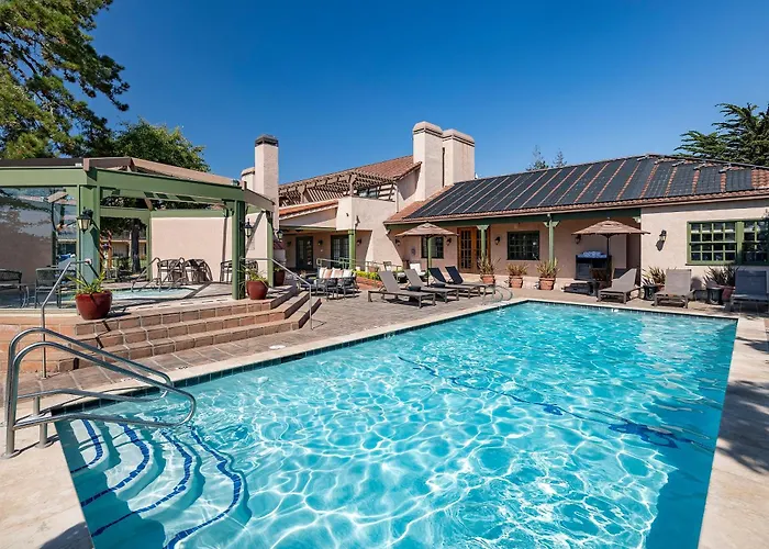 Half Moon Bay Lodge