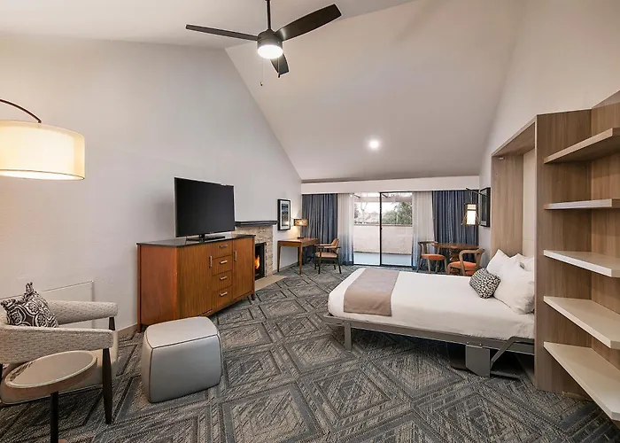 Half Moon Bay Lodge