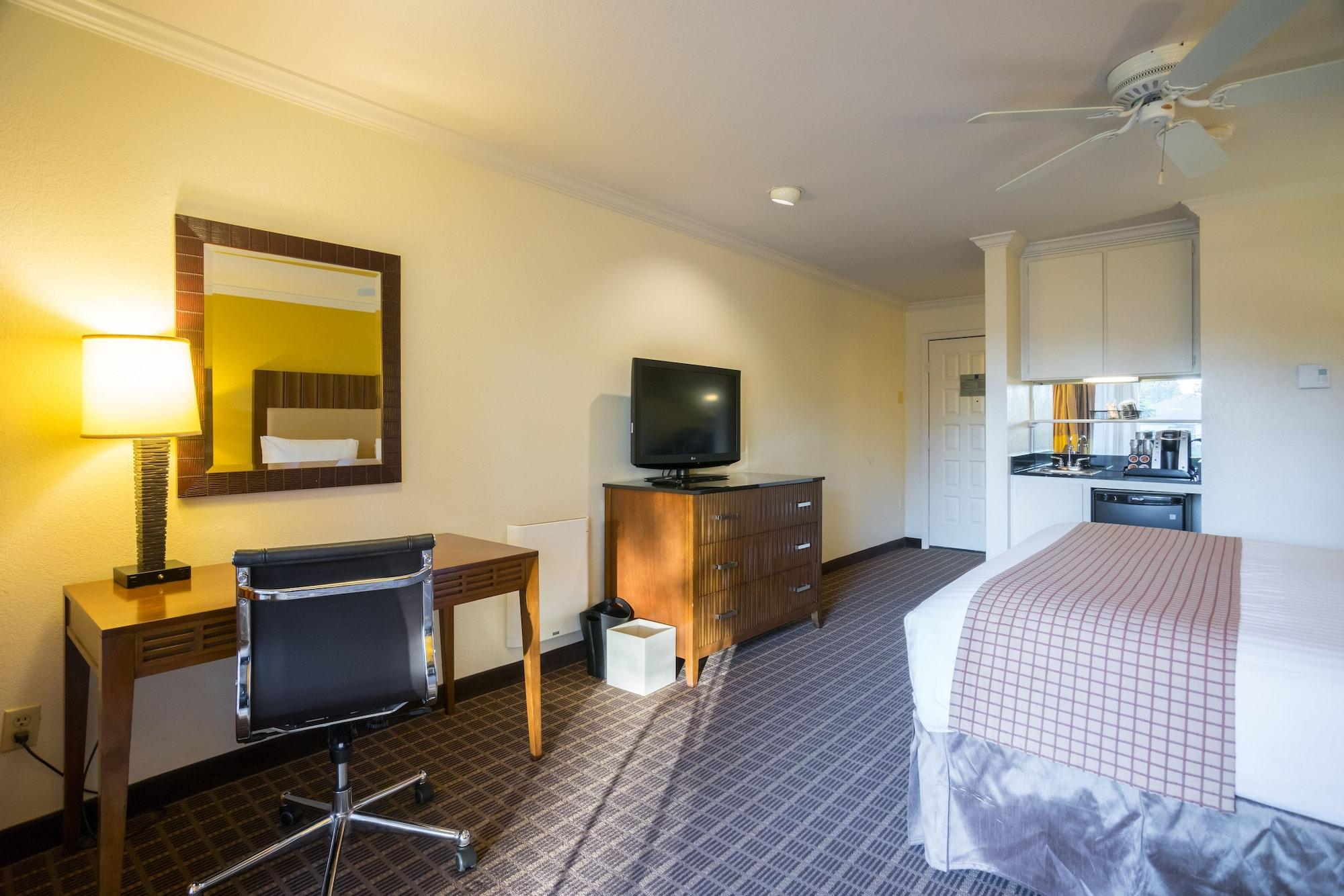 Hotel Half Moon Bay Lodge 3*