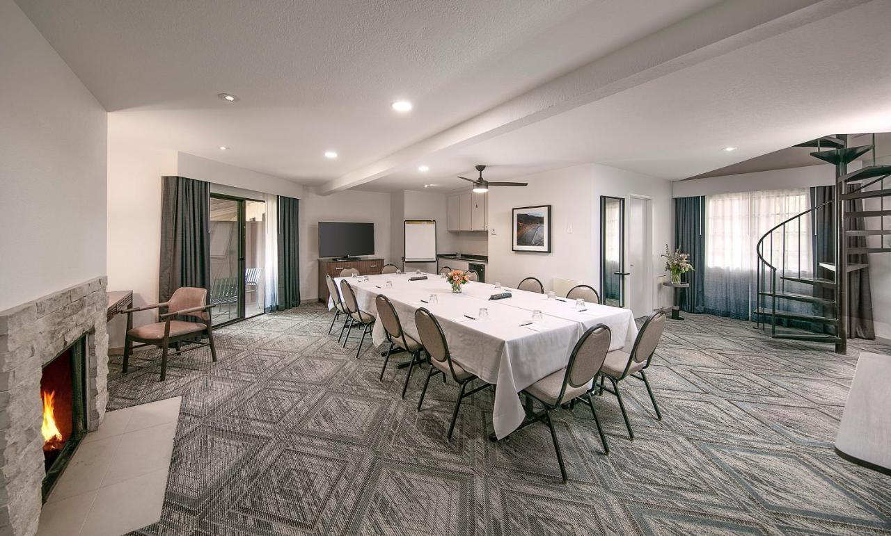 Hotel Half Moon Bay Lodge 3*